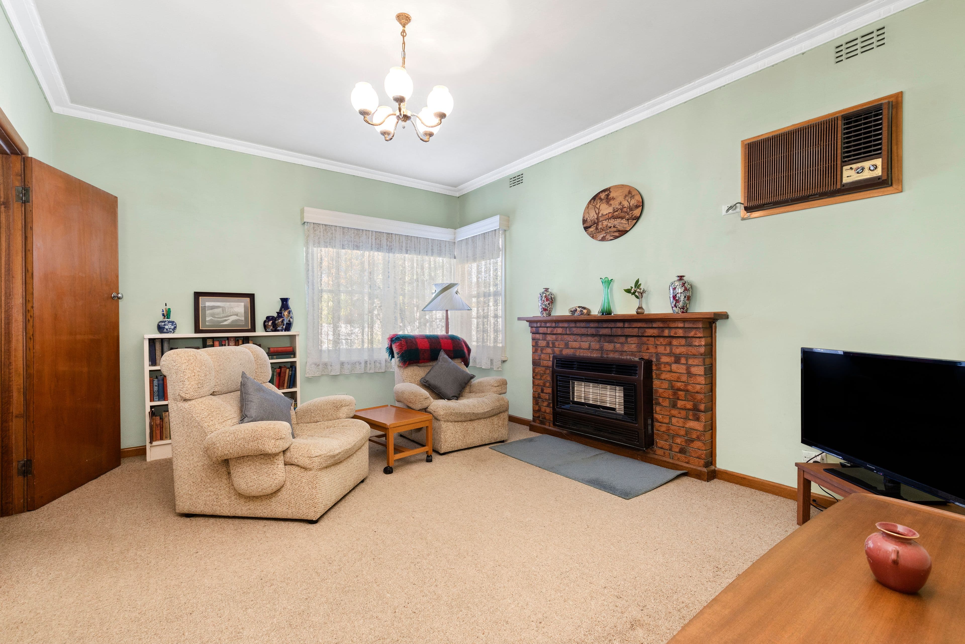 13 Munro Avenue, Cheltenham VIC 3192, Cheltenham - Thumbnail 2