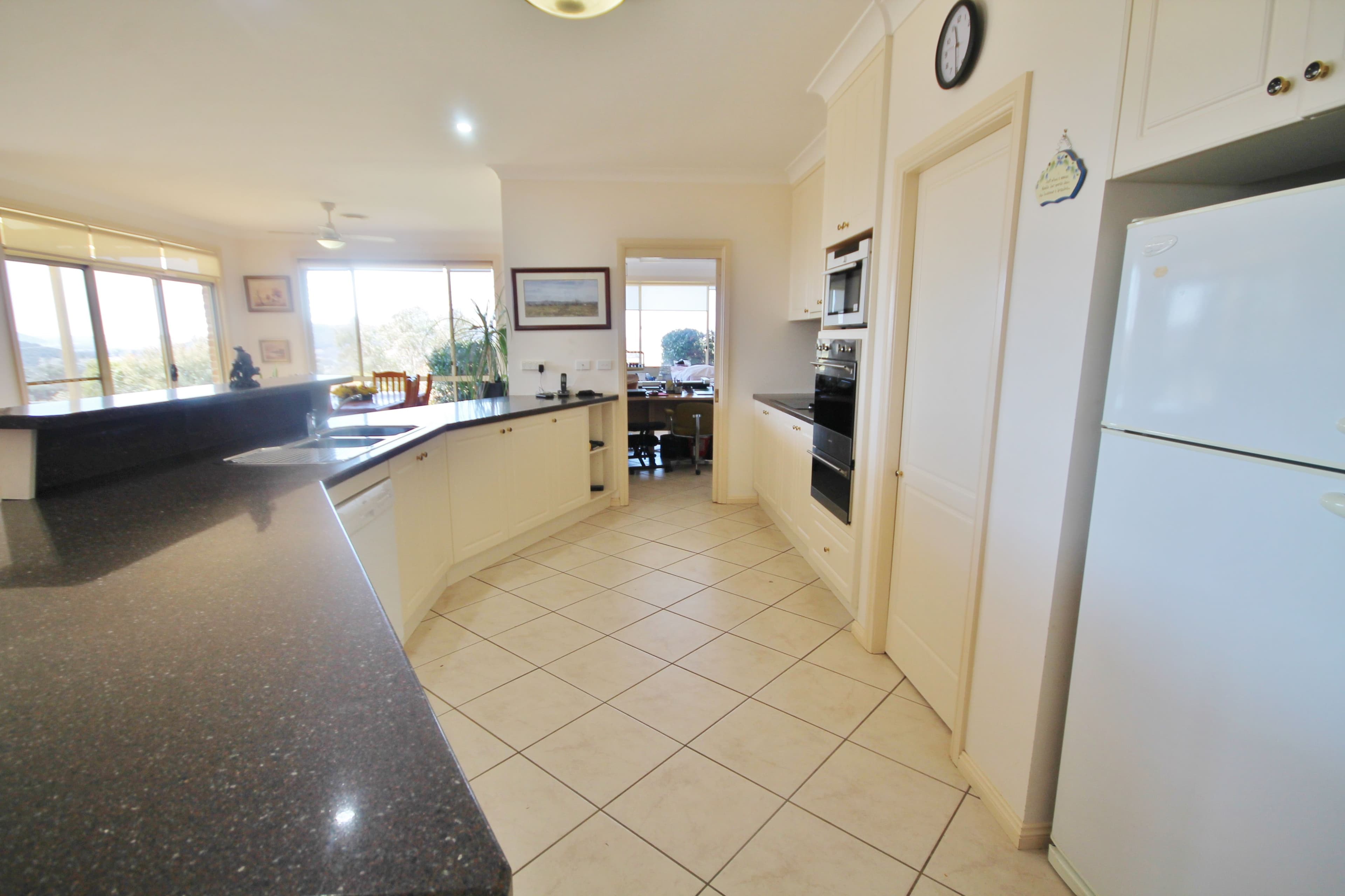 147 Donges Road, Young - Thumbnail 4
