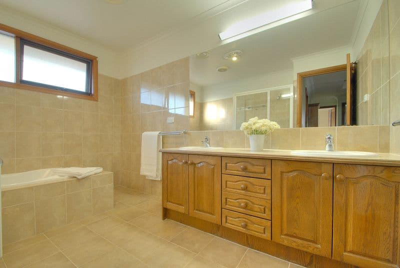 7 Ballamore Crescent, DONCASTER VIC 3108, Doncaster - Thumbnail 8