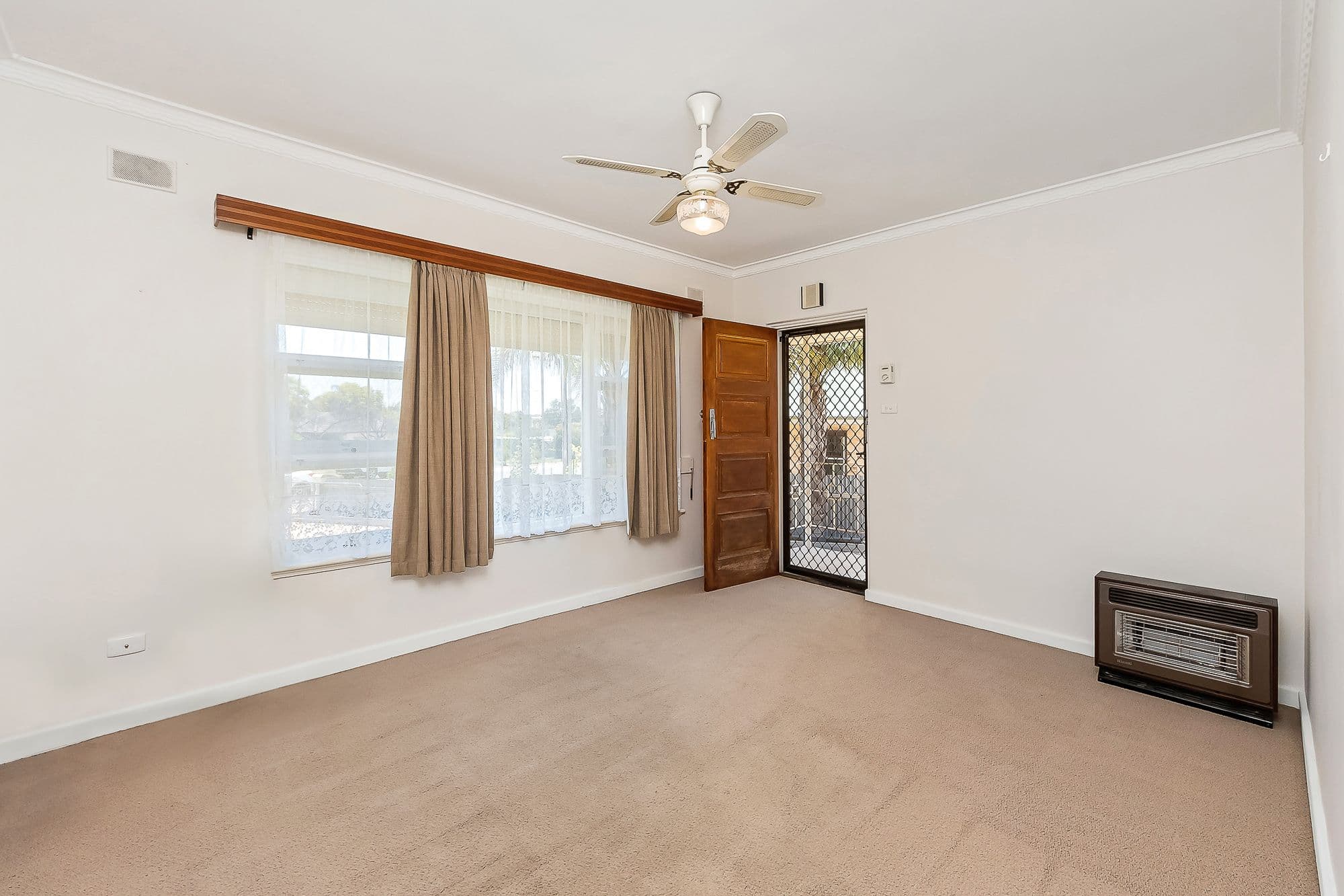 6 Leslie Street, Murray Bridge SA 5253, Murray Bridge - Thumbnail 2