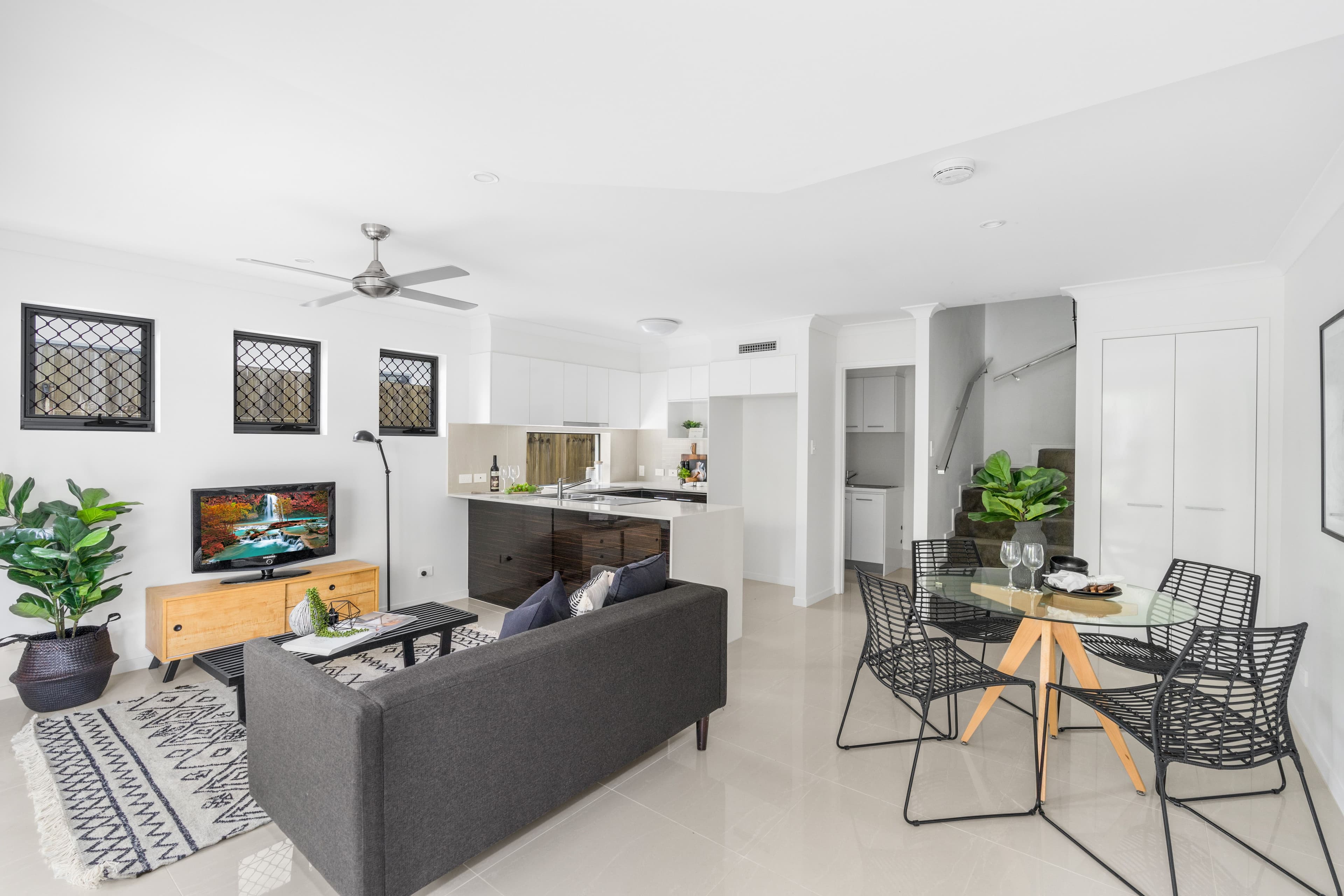 8 Gary Street, Morningside QLD 4170, Morningside - Image 1