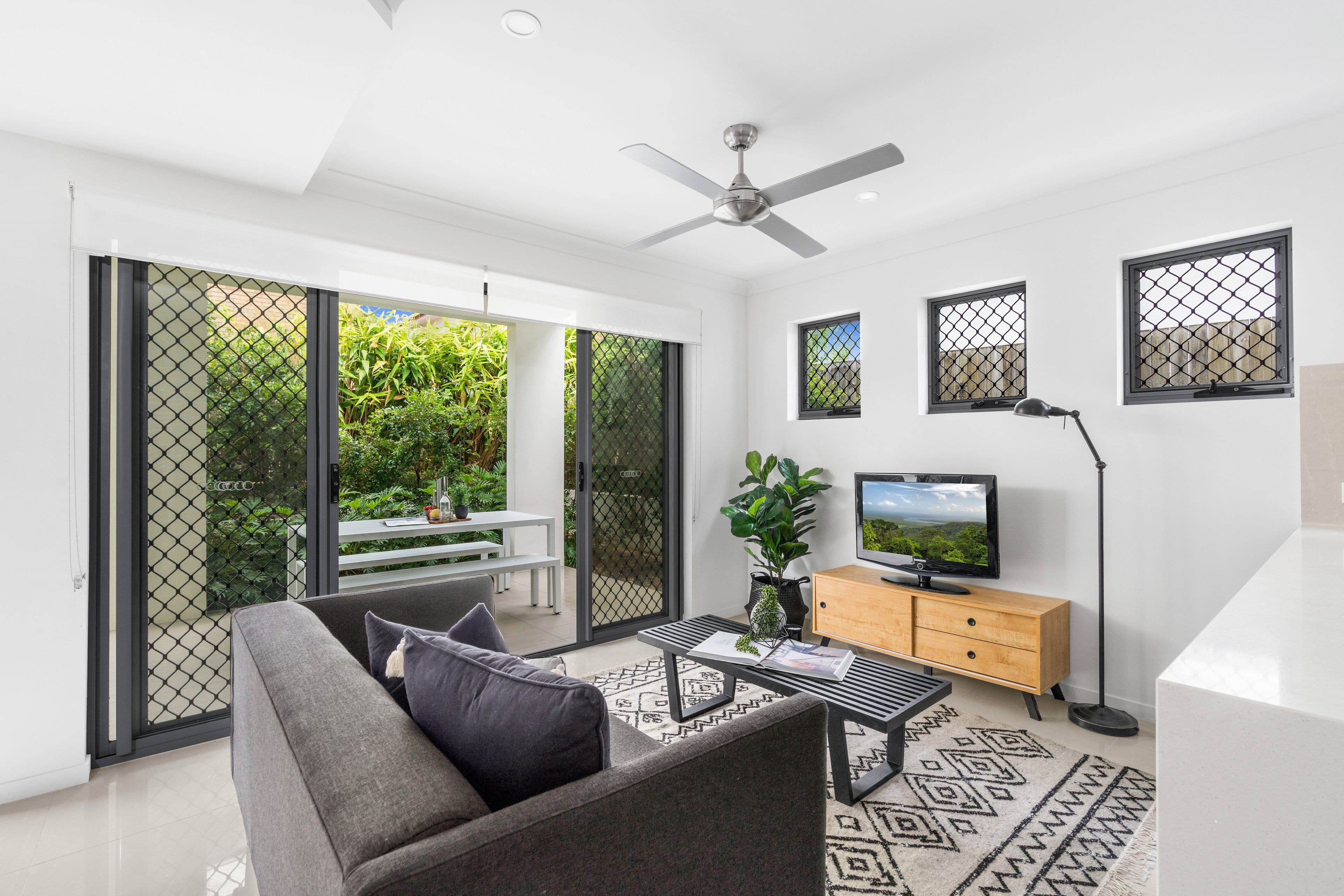 8 Gary Street, Morningside QLD 4170, Morningside - Thumbnail 3