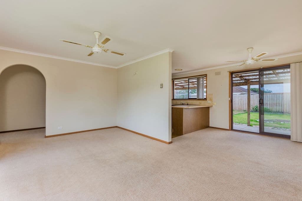 6 Moreland Avenue, Corio VIC 3214, Corio - Thumbnail 2