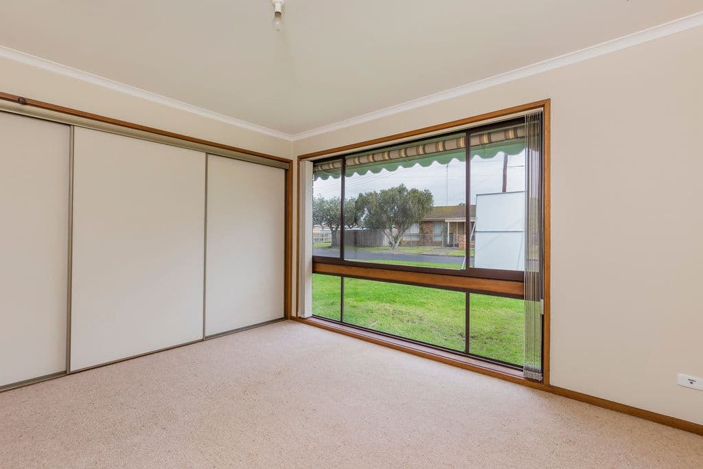 6 Moreland Avenue, Corio VIC 3214, Corio - Thumbnail 4