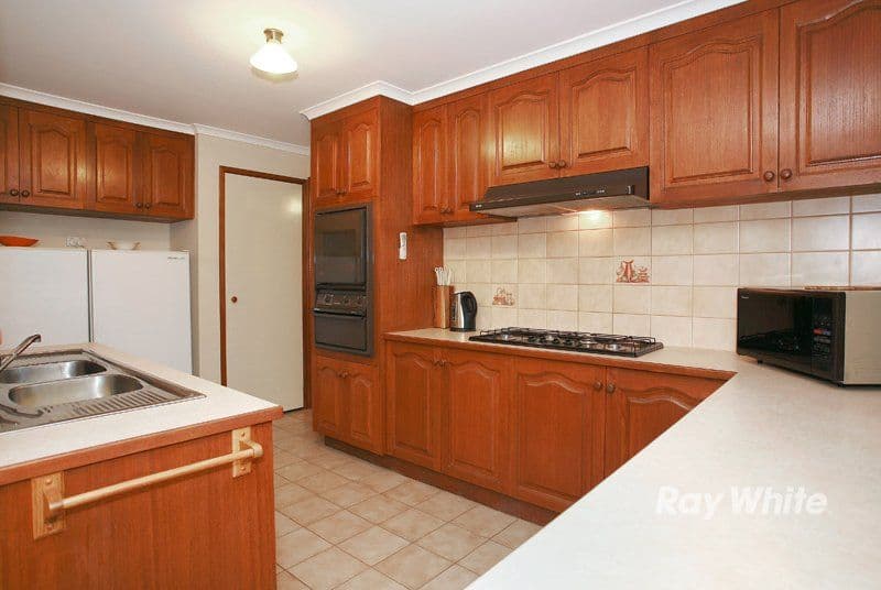 6 Bolwarra Court, CRANBOURNE VIC 3977, Cranbourne West - Thumbnail 3