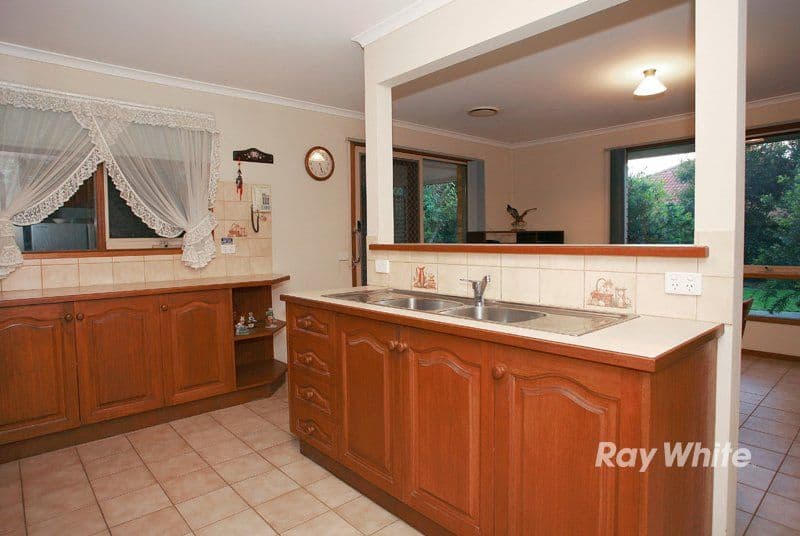 6 Bolwarra Court, CRANBOURNE VIC 3977, Cranbourne West - Thumbnail 6