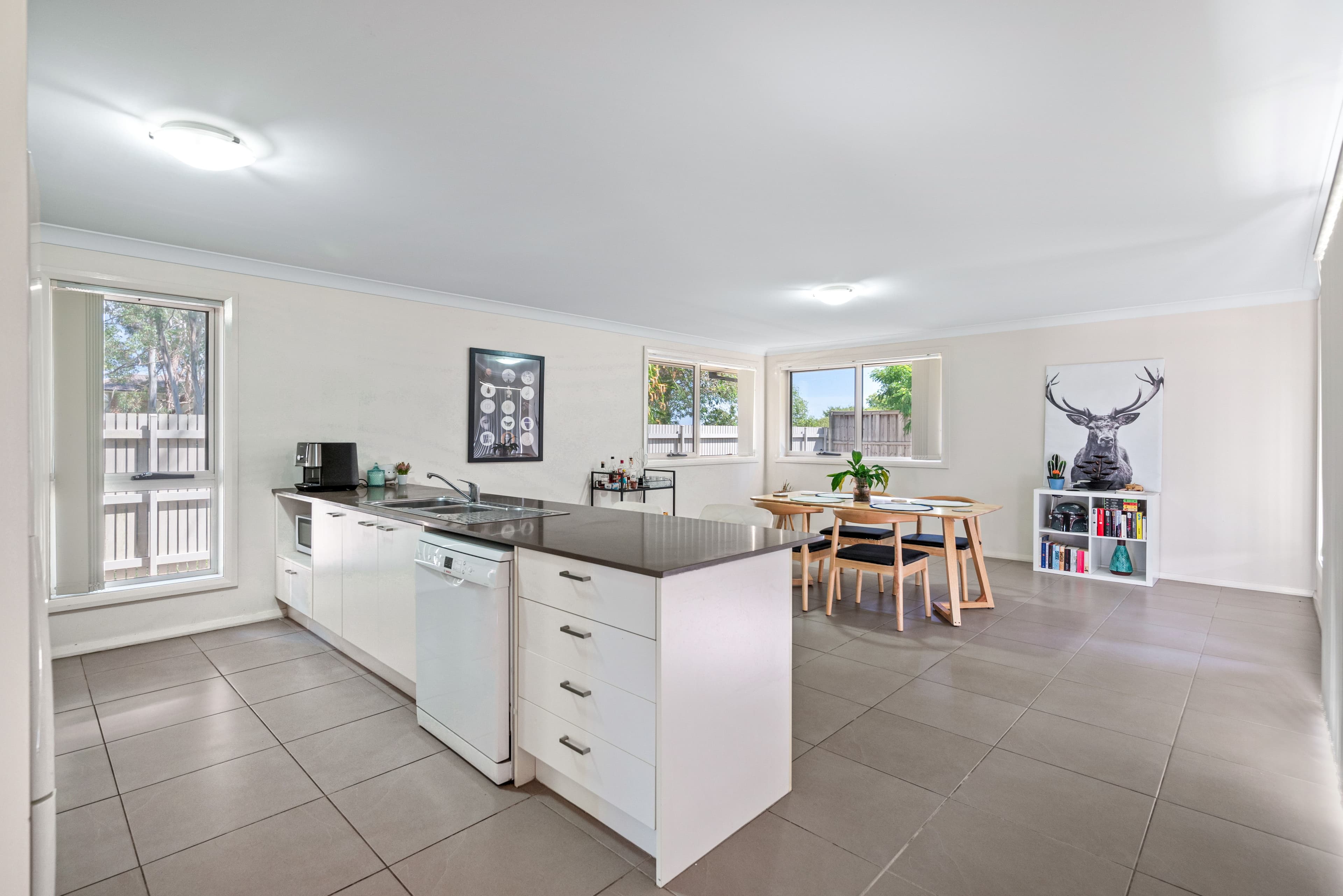 52 Sovereign Circuit, Glenfield NSW 2167, Glenfield - Thumbnail 3