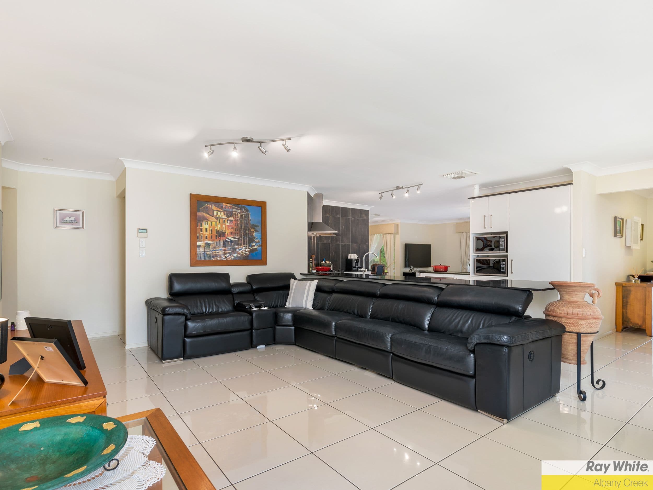 25 Oakmont Crescent, Albany Creek QLD 4035, Albany Creek - Thumbnail 2