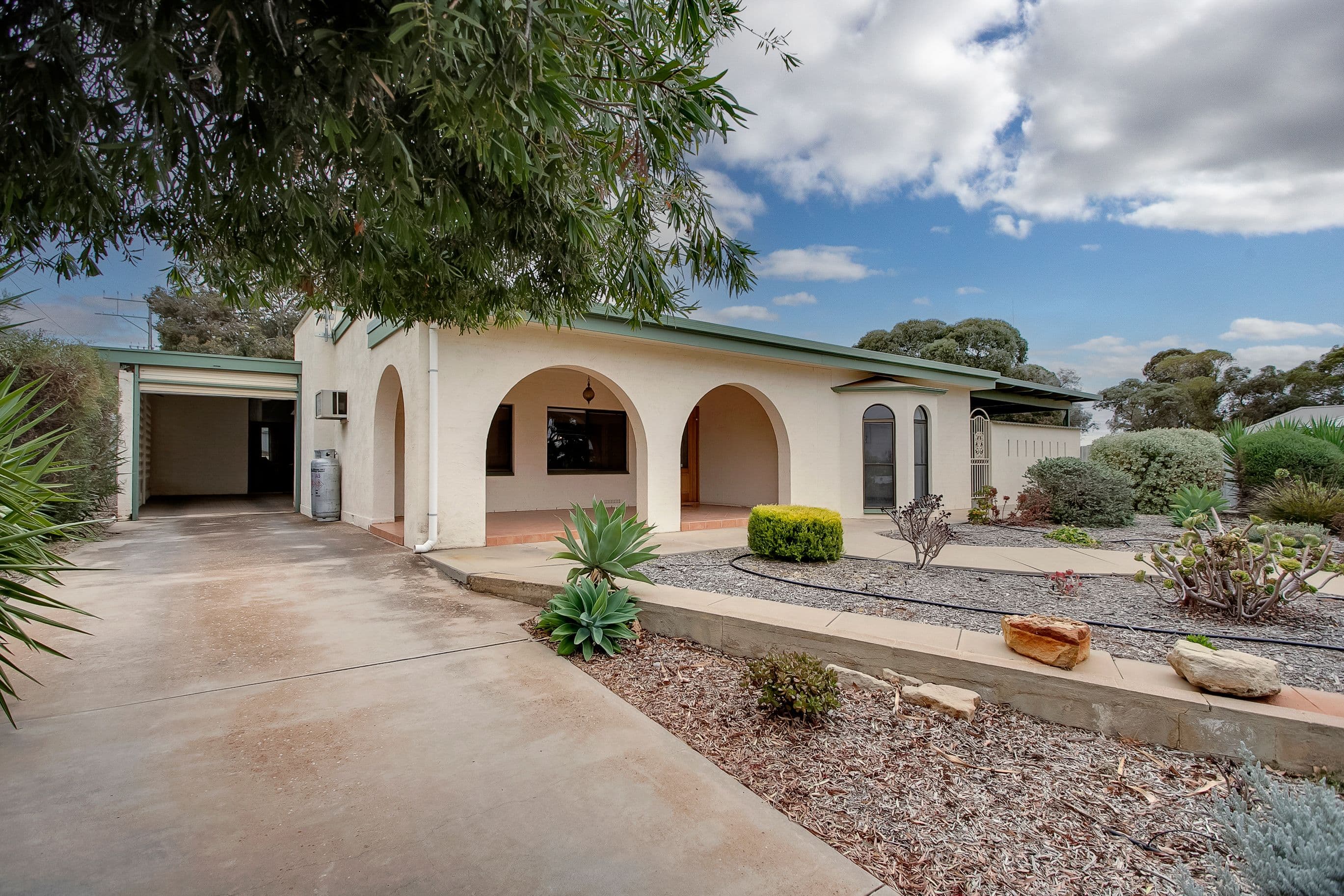 10 Merritt Avenue, Berri SA 5343, Berri - Thumbnail 2