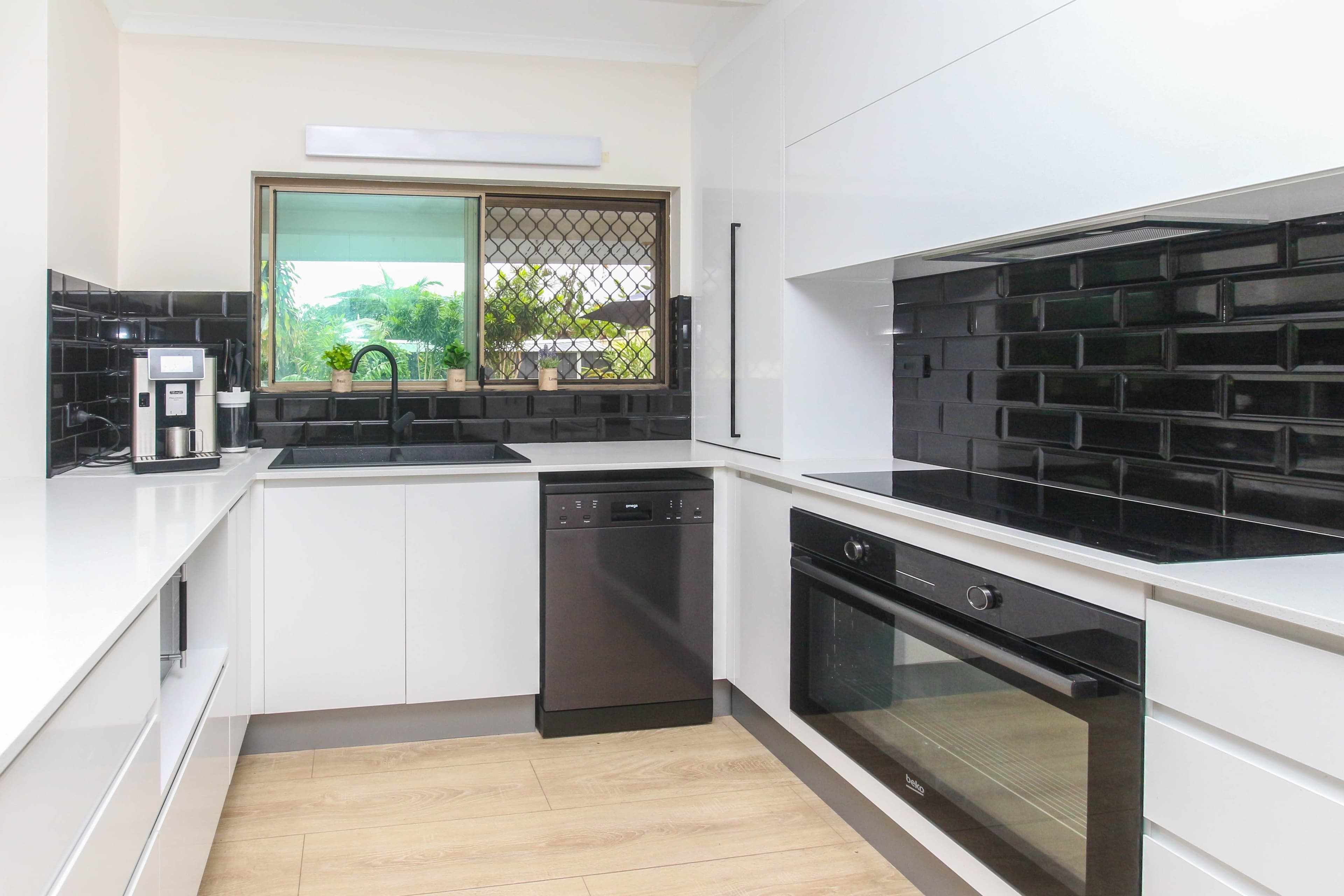 2 Rogers Close, Whitfield QLD 4870, Whitfield - Thumbnail 6