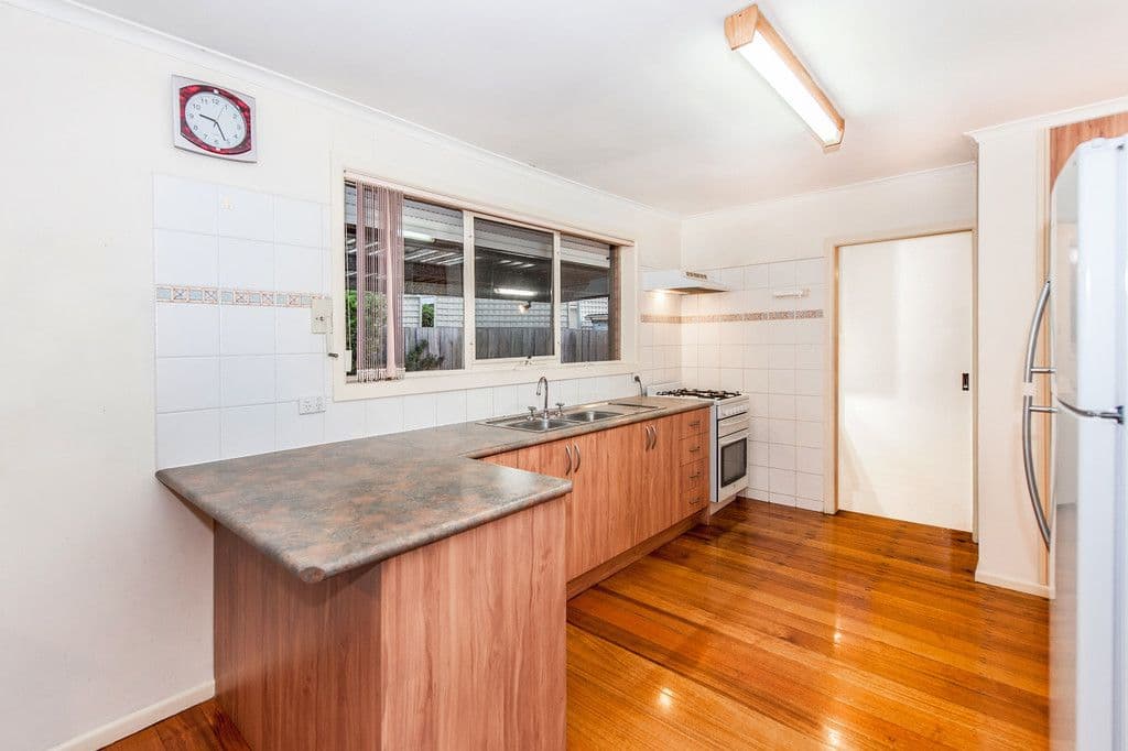 42 Tracey Street, Reservoir VIC 3073, Reservoir - Thumbnail 4