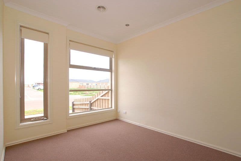 10 Lazor Street, TRUGANINA VIC 3029, Truganina - Thumbnail 2
