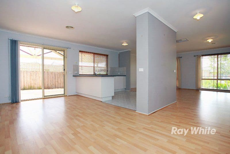 5 Gatwick Court, CRANBOURNE VIC 3977, Cranbourne East - Thumbnail 4