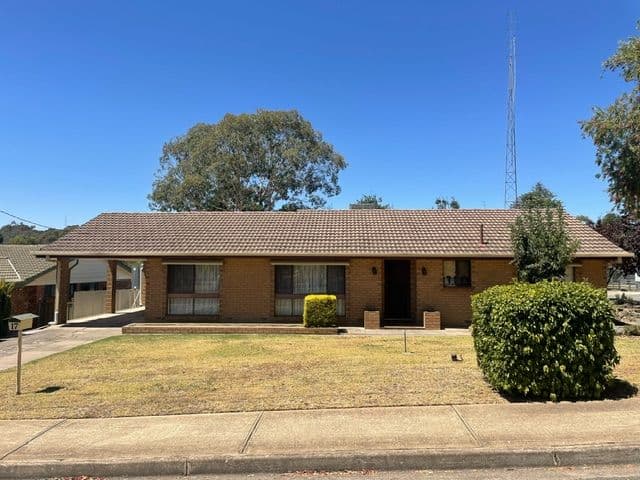 17 Geddes Avenue, Clare SA 5453, Clare - Image 1