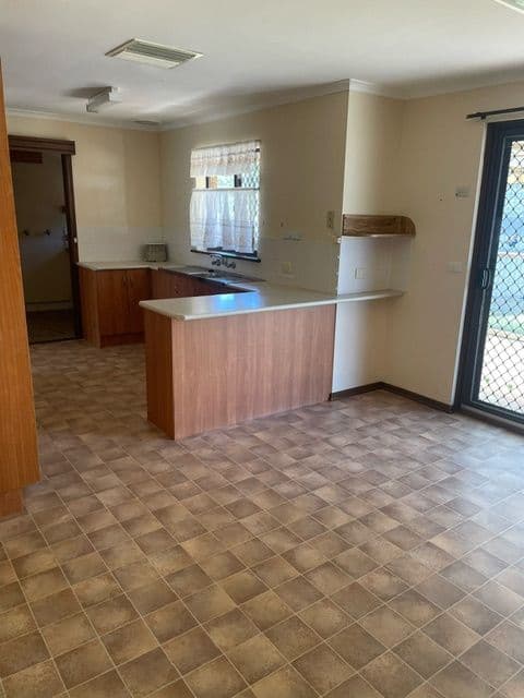 17 Geddes Avenue, Clare SA 5453, Clare - Thumbnail 3