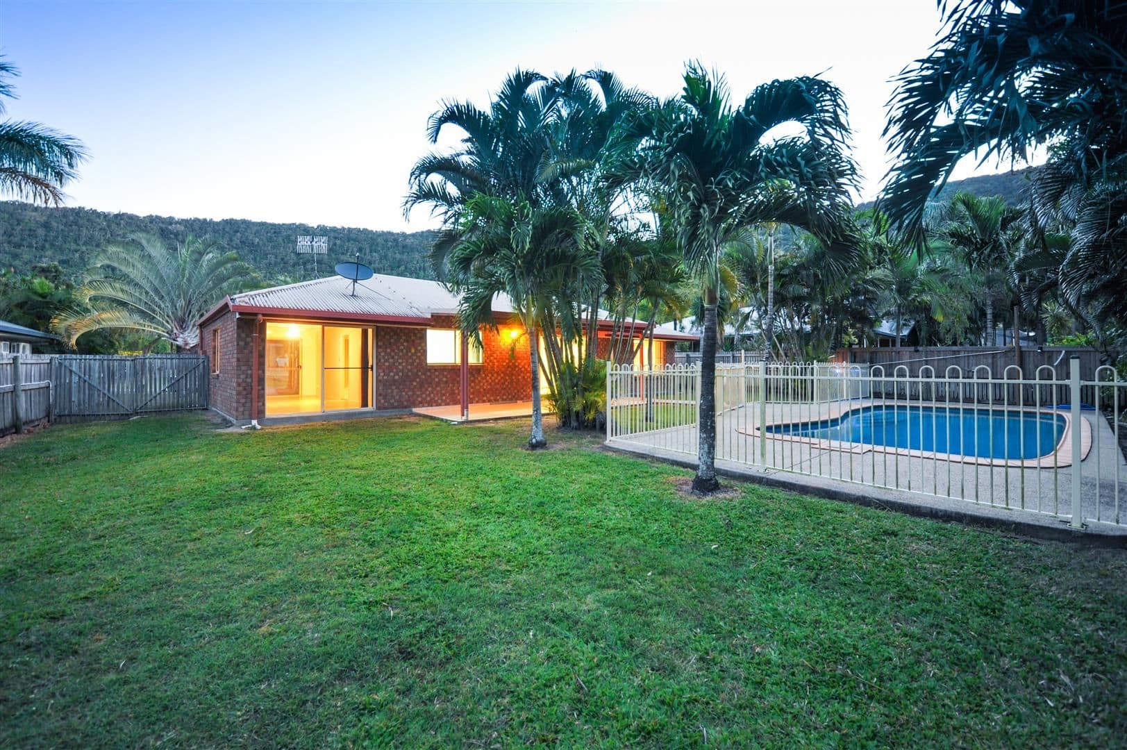 6 Wahoo Court, JUBILEE POCKET QLD 4802, Jubilee Pocket - Image 1