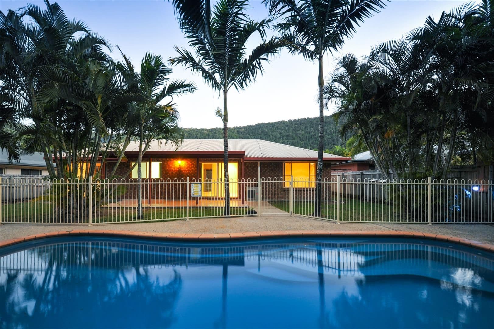 6 Wahoo Court, JUBILEE POCKET QLD 4802, Jubilee Pocket - Thumbnail 2