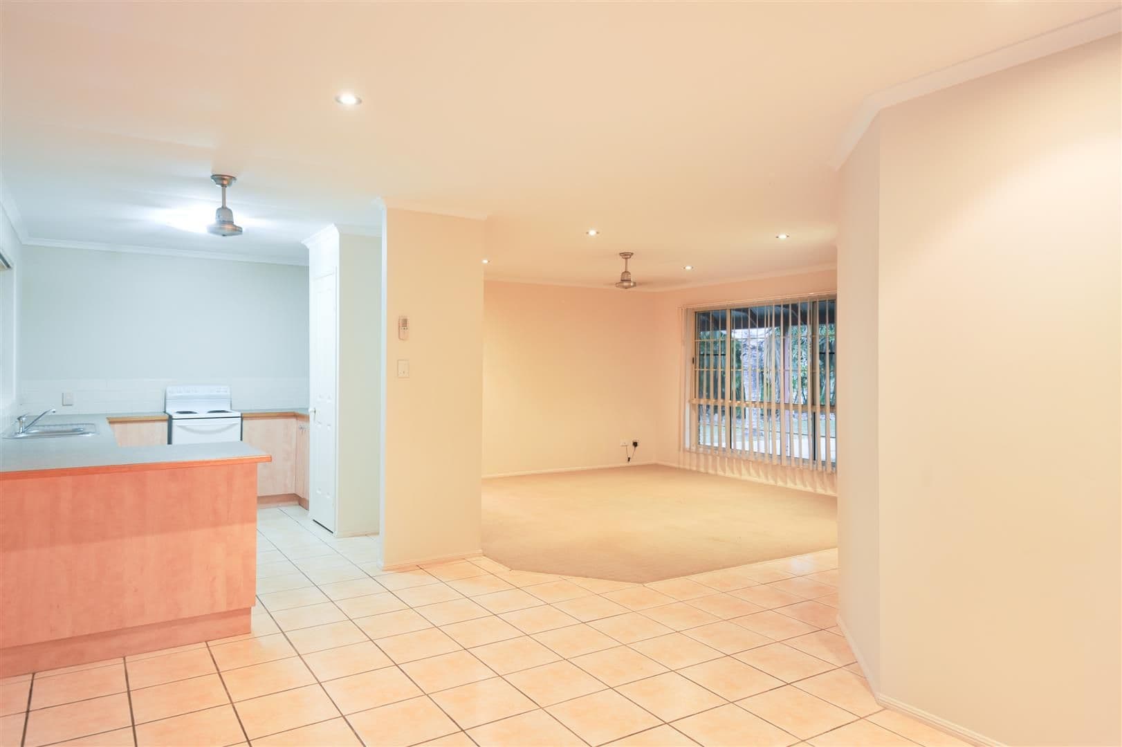 6 Wahoo Court, JUBILEE POCKET QLD 4802, Jubilee Pocket - Thumbnail 4