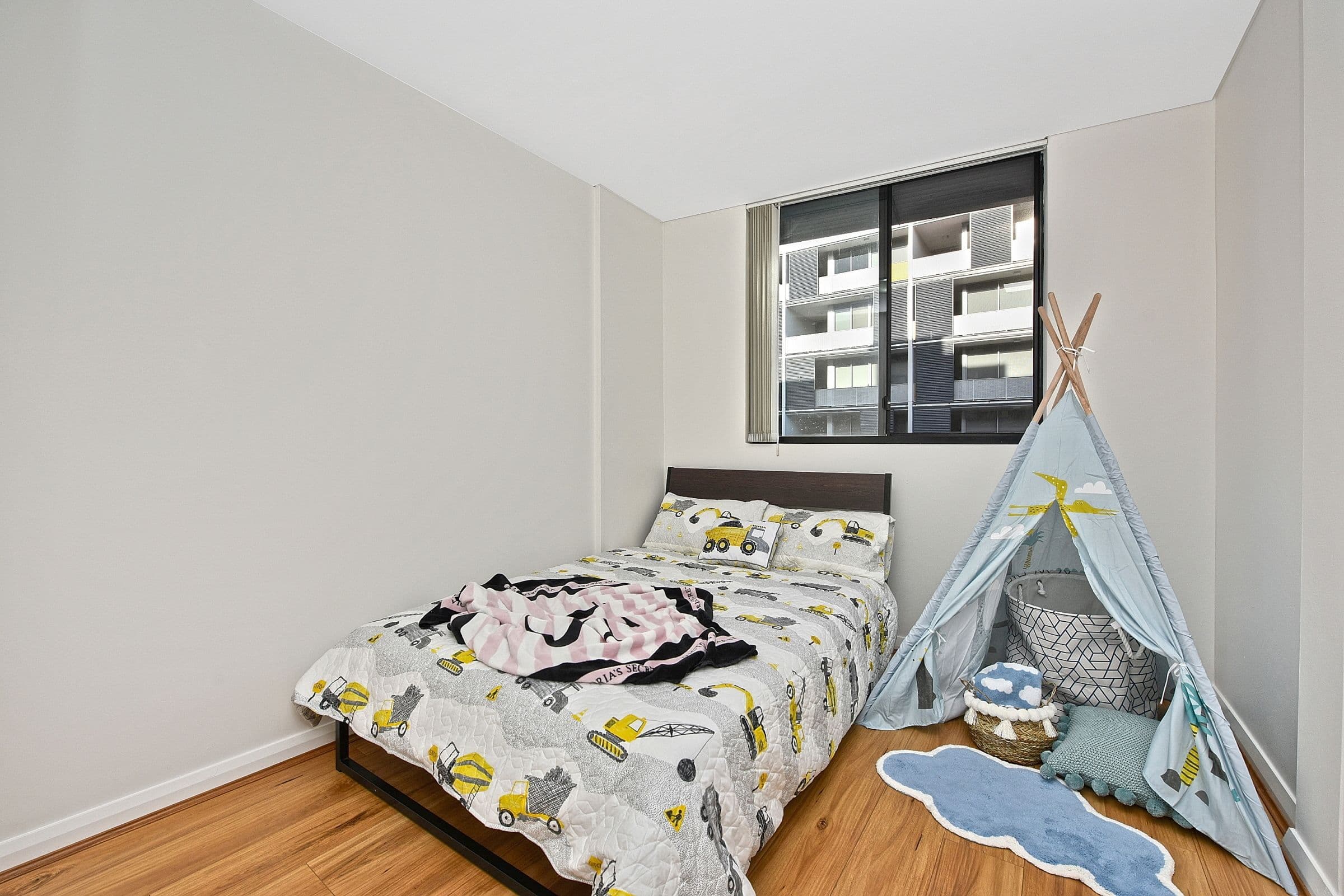 8 Fisken Road, MOUNT HELEN VIC 3350, Mount Helen - Thumbnail 4
