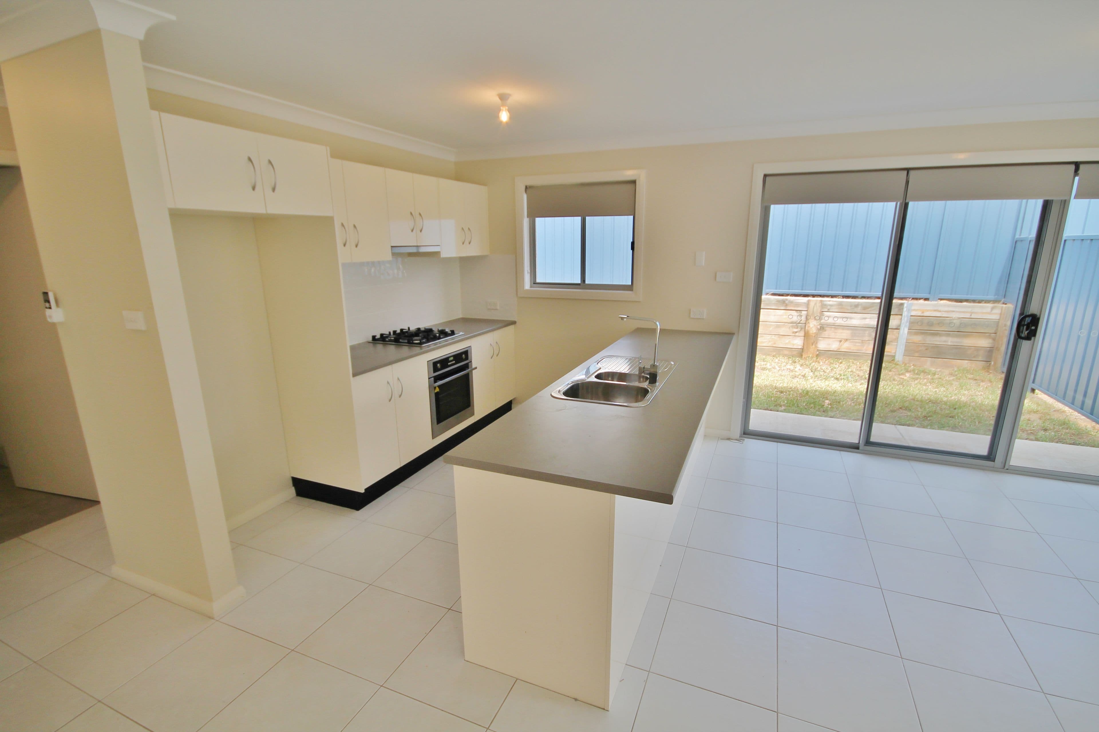 4E Yass Street, Young NSW 2594, Young - Thumbnail 3