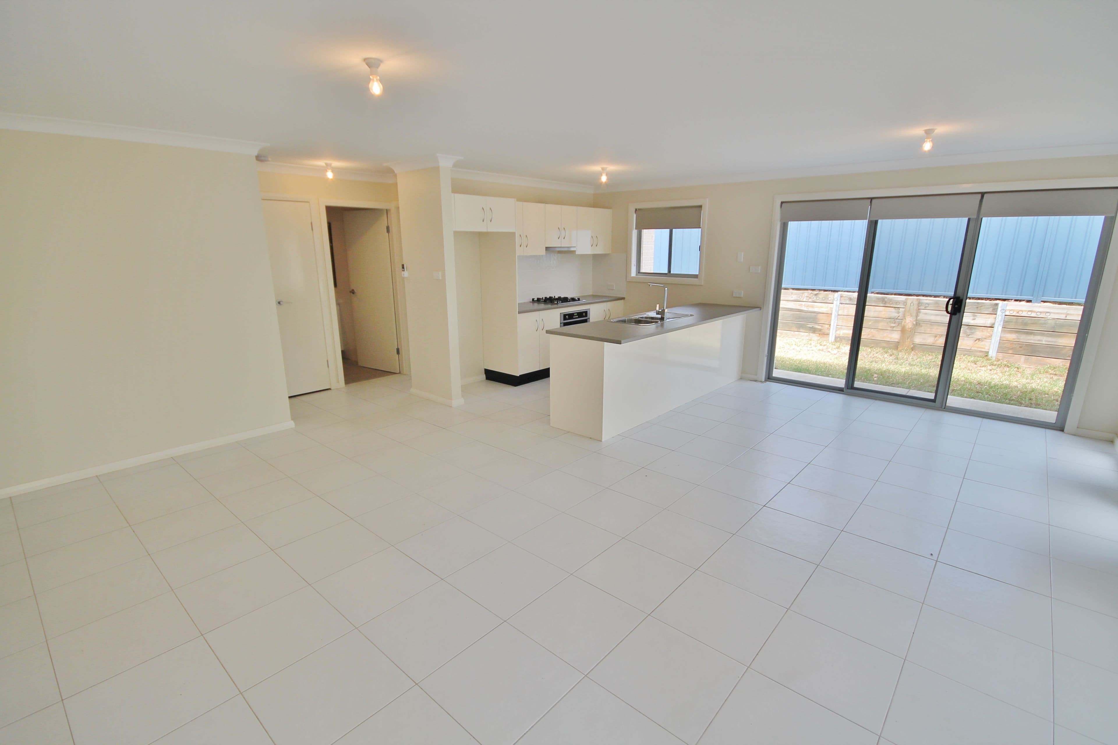 4E Yass Street, Young NSW 2594, Young - Thumbnail 4