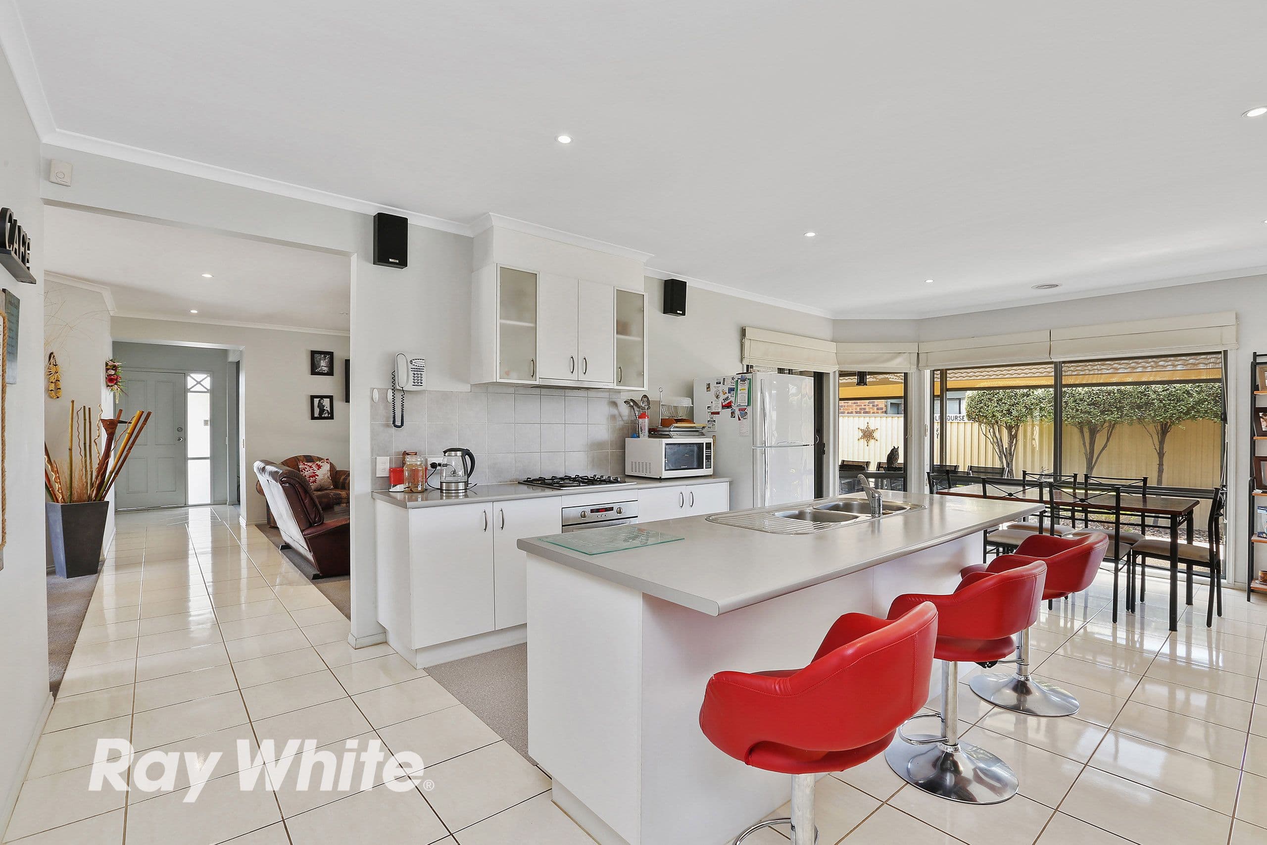 10 Petrea Close, Corio VIC 3214, Corio - Thumbnail 2