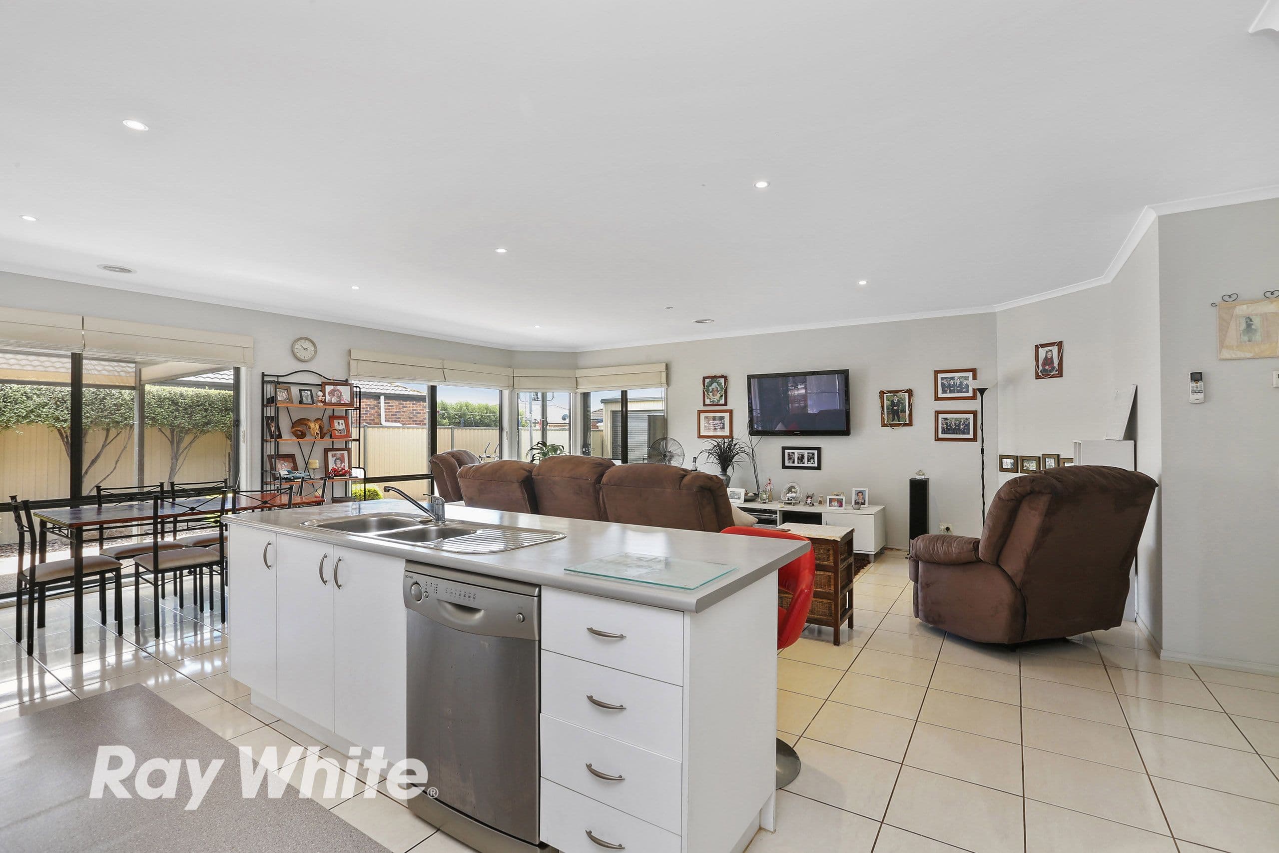 10 Petrea Close, Corio VIC 3214, Corio - Thumbnail 3