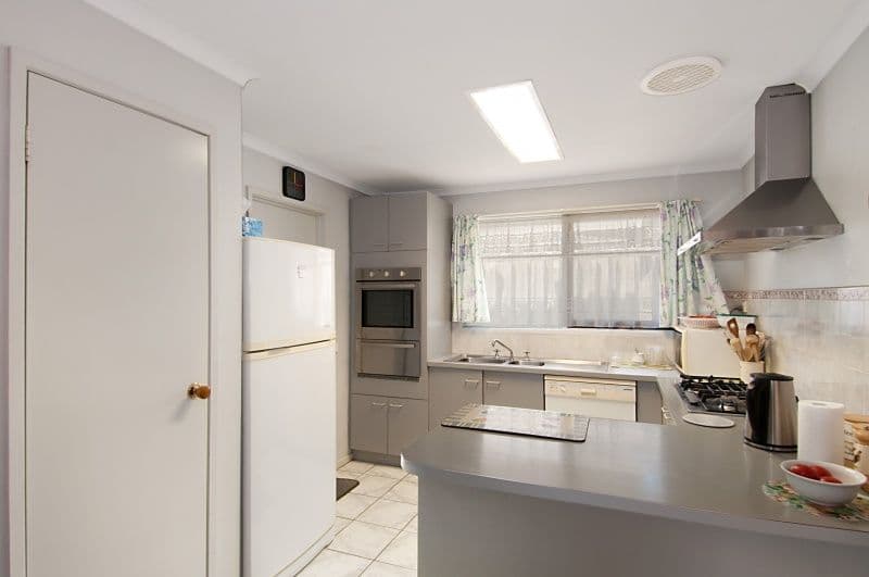 6 Manna Gum Court, CARRUM DOWNS VIC 3201, Carrum Downs - Thumbnail 2