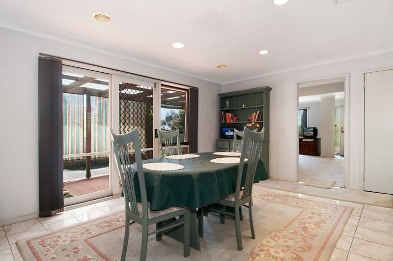 6 Manna Gum Court, CARRUM DOWNS VIC 3201, Carrum Downs - Thumbnail 3