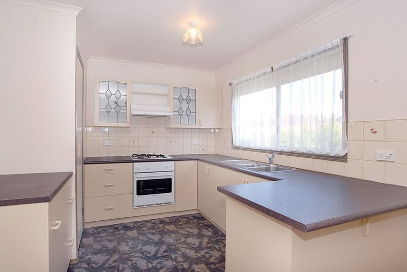 8 Hillcrest Avenue, Ferntree Gully VIC 3156, Ferntree Gully - Thumbnail 3