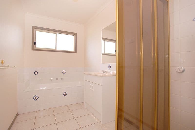 8 Hillcrest Avenue, Ferntree Gully VIC 3156, Ferntree Gully - Thumbnail 5