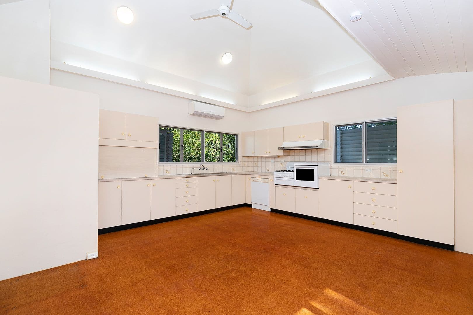 9 Hazelmere Parade, Sherwood QLD 4075, Sherwood - Thumbnail 7