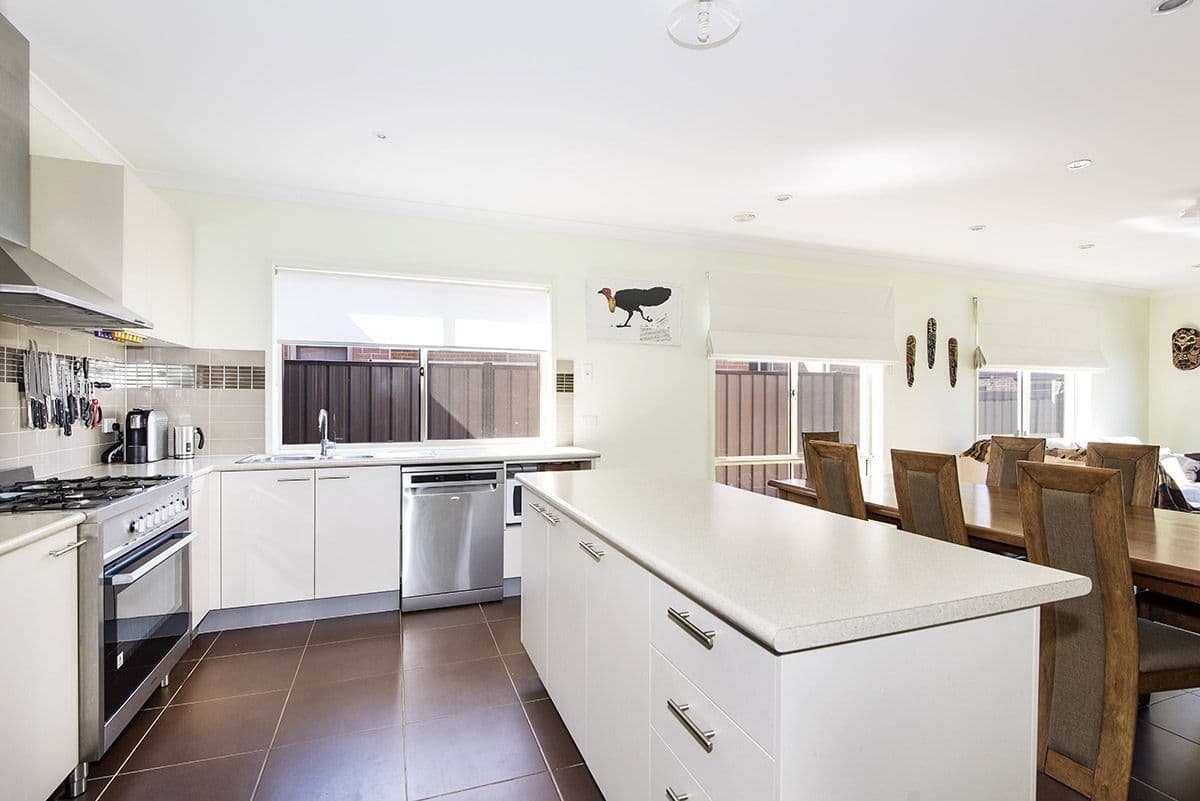 16 Powers Street, Mernda VIC 3754, Mernda - Thumbnail 2