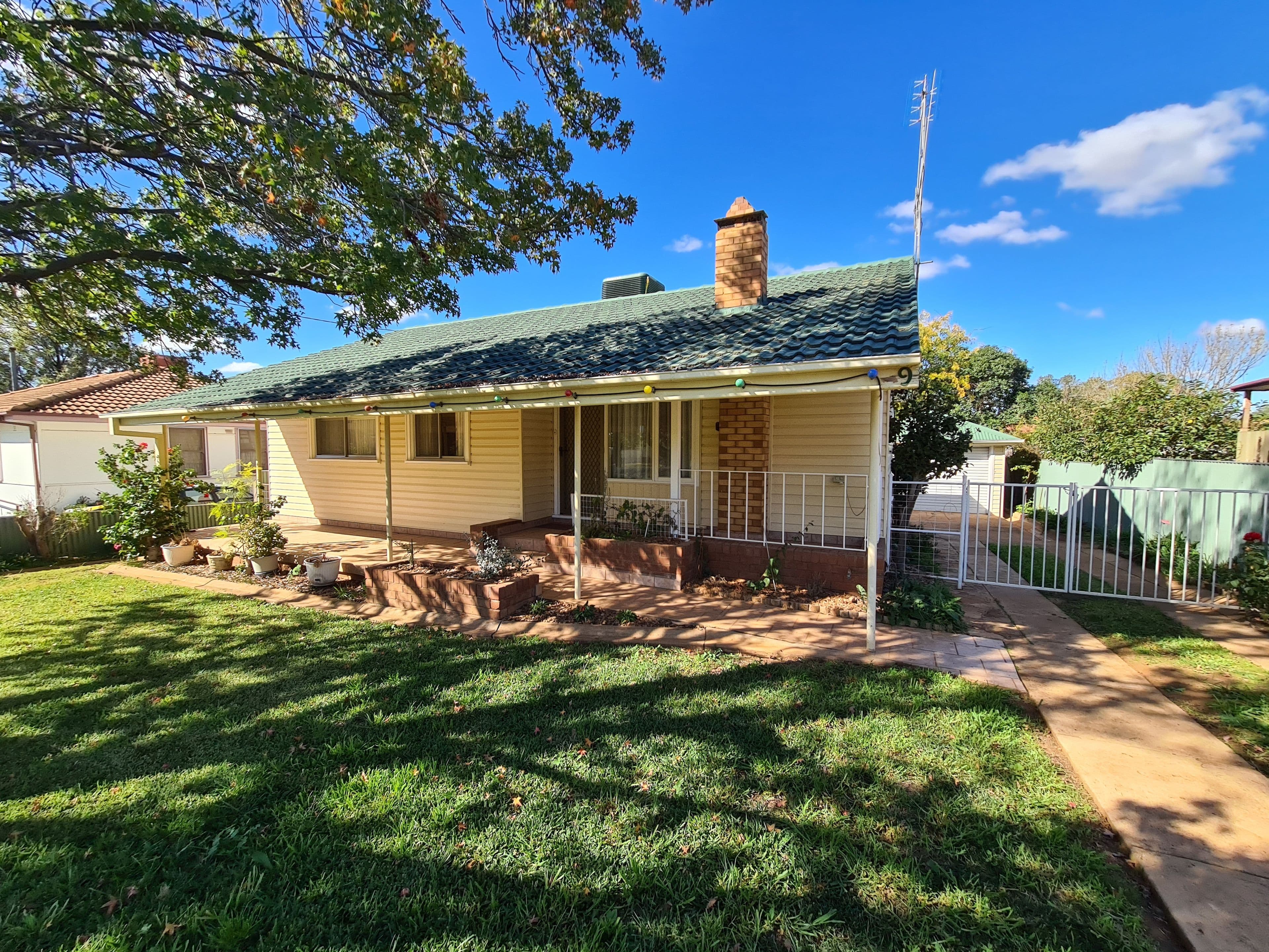 9 Keast Street, Parkes NSW 2870, Parkes - Image 1