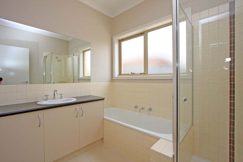 30 Russell Street, HOWLONG NSW 2643, Howlong - Thumbnail 4