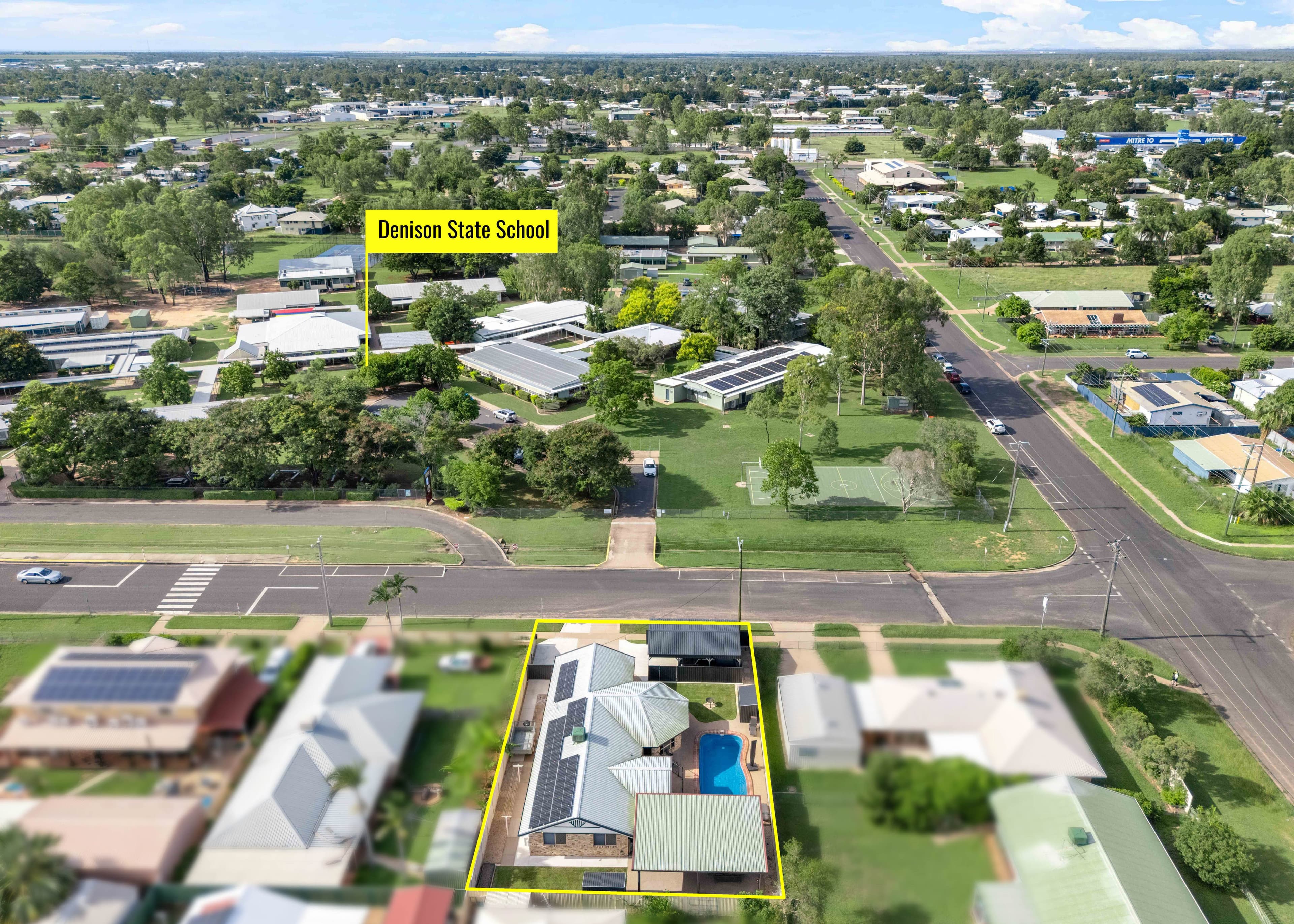 77 Gray Street, Emerald QLD 4720, Emerald - Thumbnail 2
