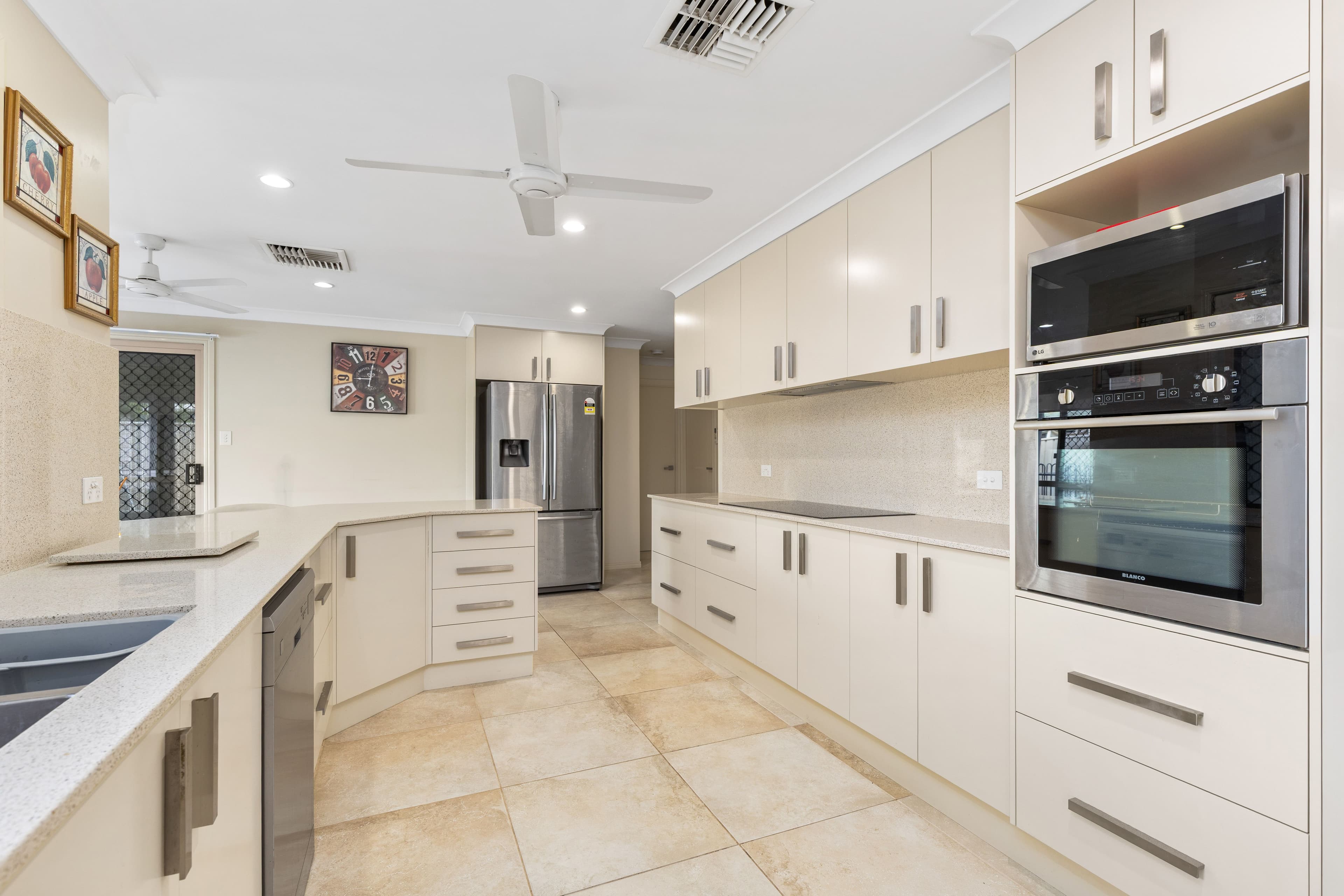 77 Gray Street, Emerald QLD 4720, Emerald - Thumbnail 7