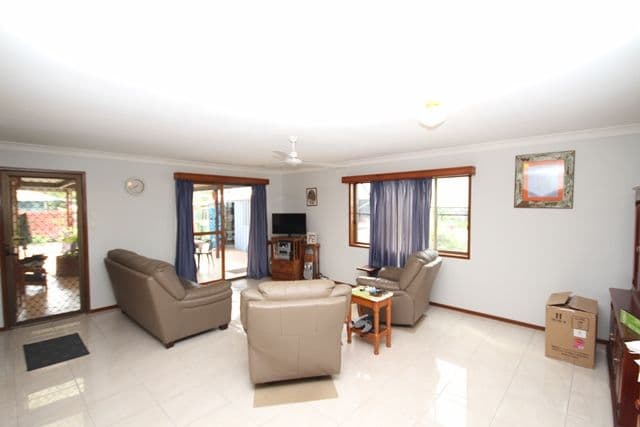 63 Bowen Road, Glass House Mountains QLD 4518, Glass House Mountains - Thumbnail 3