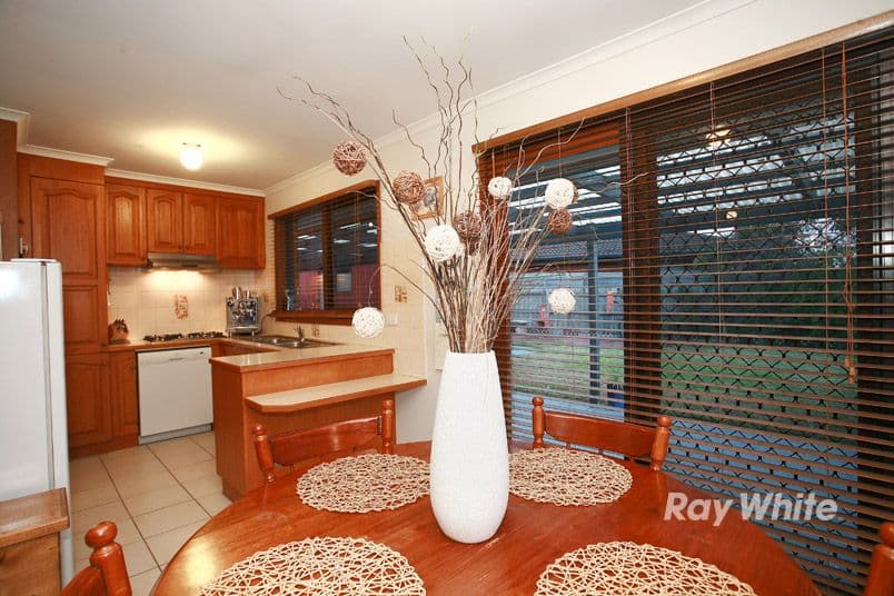 10 Dior Court, CRANBOURNE VIC 3977, Cranbourne West - Thumbnail 8