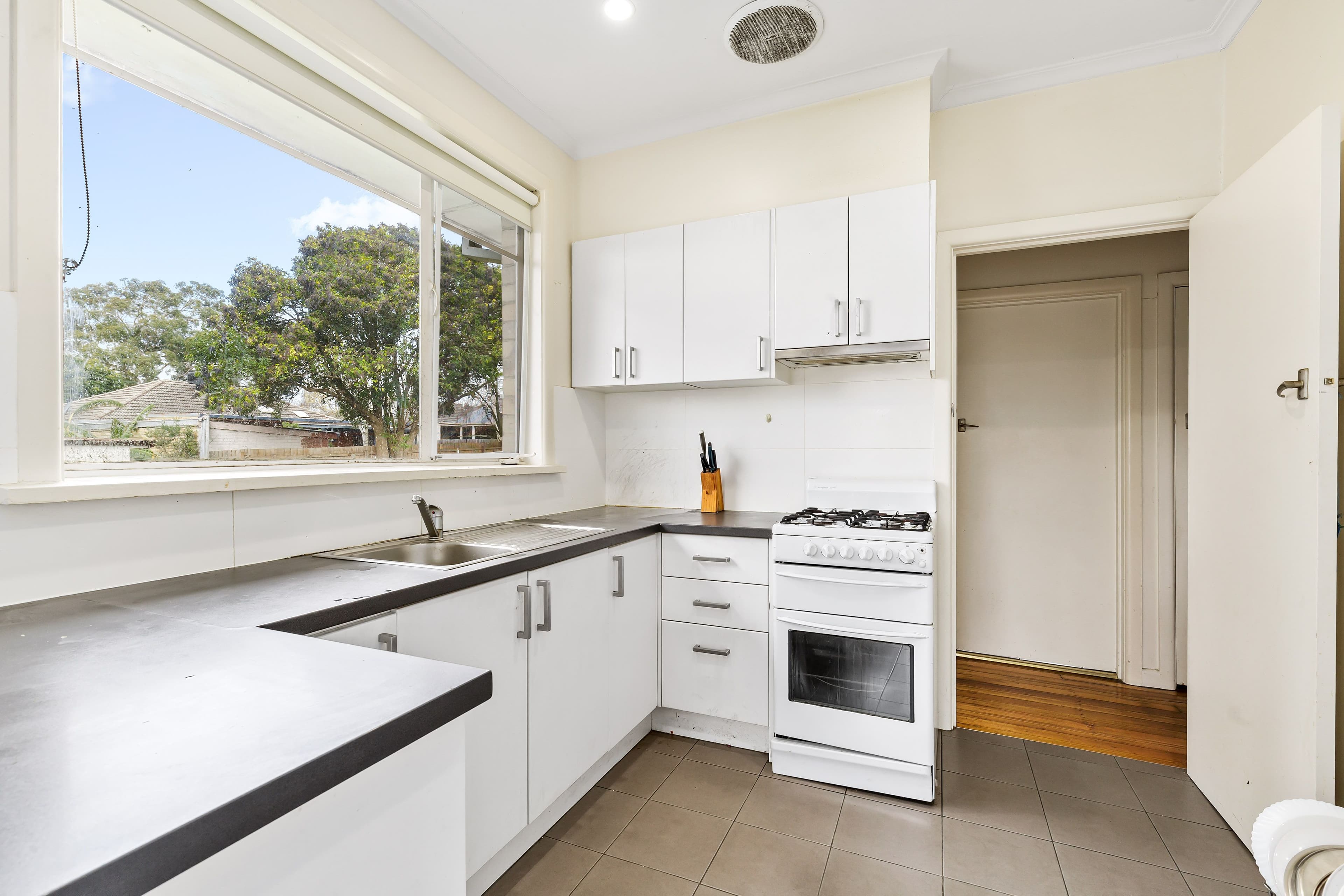 550 Middleborough Road, Blackburn North VIC 3130, Blackburn North - Thumbnail 3