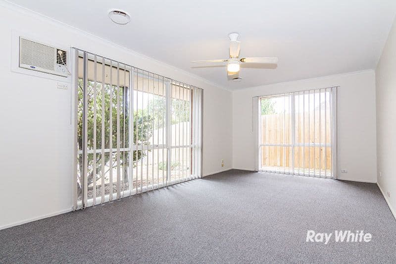 34 Bernborough Avenue, Cranbourne West VIC 3977, Cranbourne West - Thumbnail 3