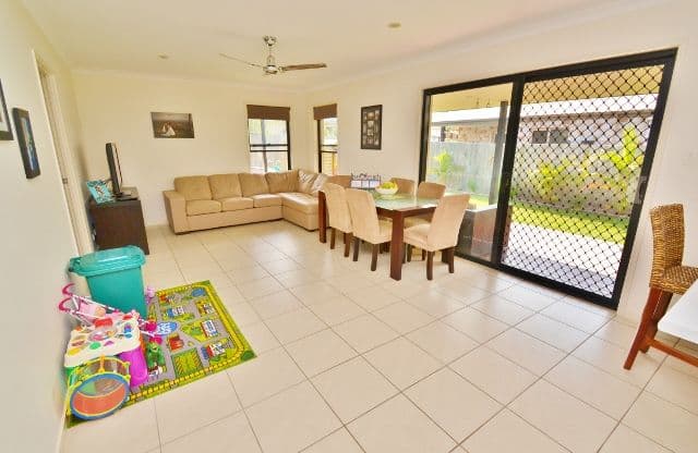 5 Parkside Drive, BEERWAH QLD 4519, Beerwah - Thumbnail 2