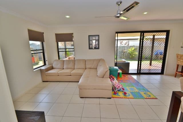 5 Parkside Drive, BEERWAH QLD 4519, Beerwah - Thumbnail 8