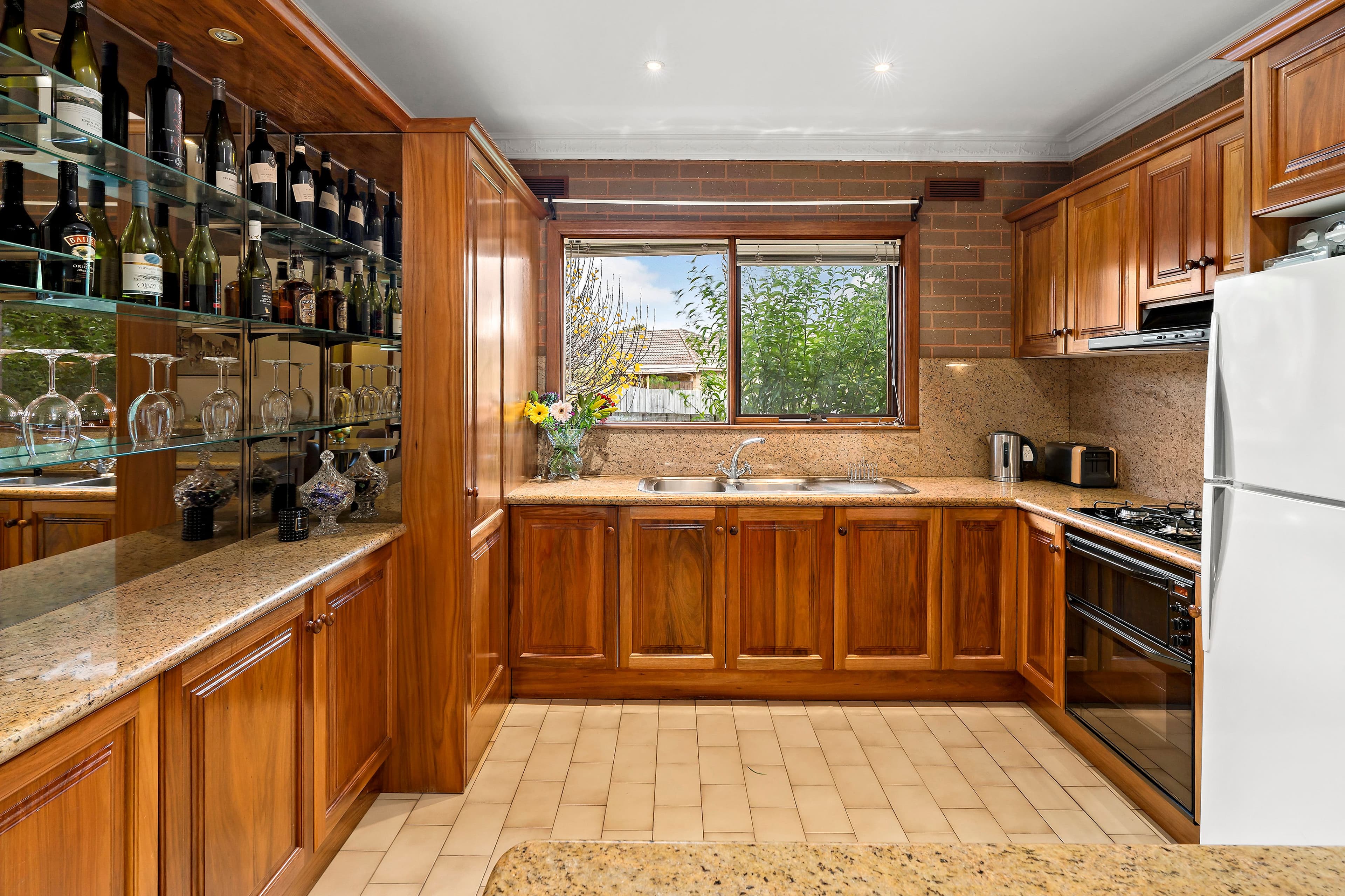 13 Outlook Court, Chadstone VIC 3148, Chadstone - Thumbnail 6