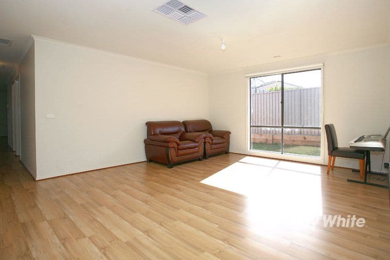 7 Pipetrack Circuit, CRANBOURNE EAST VIC 3977, Cranbourne East - Thumbnail 2