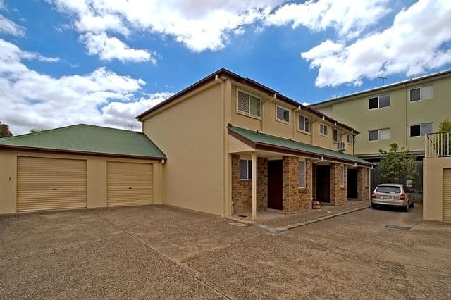 25  Cardross Street, YEERONGPILLY QLD 4105, Yeerongpilly - Image 1