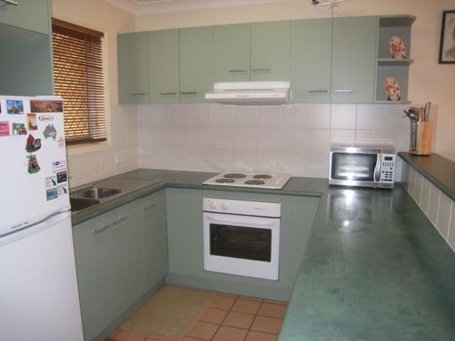 25  Cardross Street, YEERONGPILLY QLD 4105, Yeerongpilly - Thumbnail 3