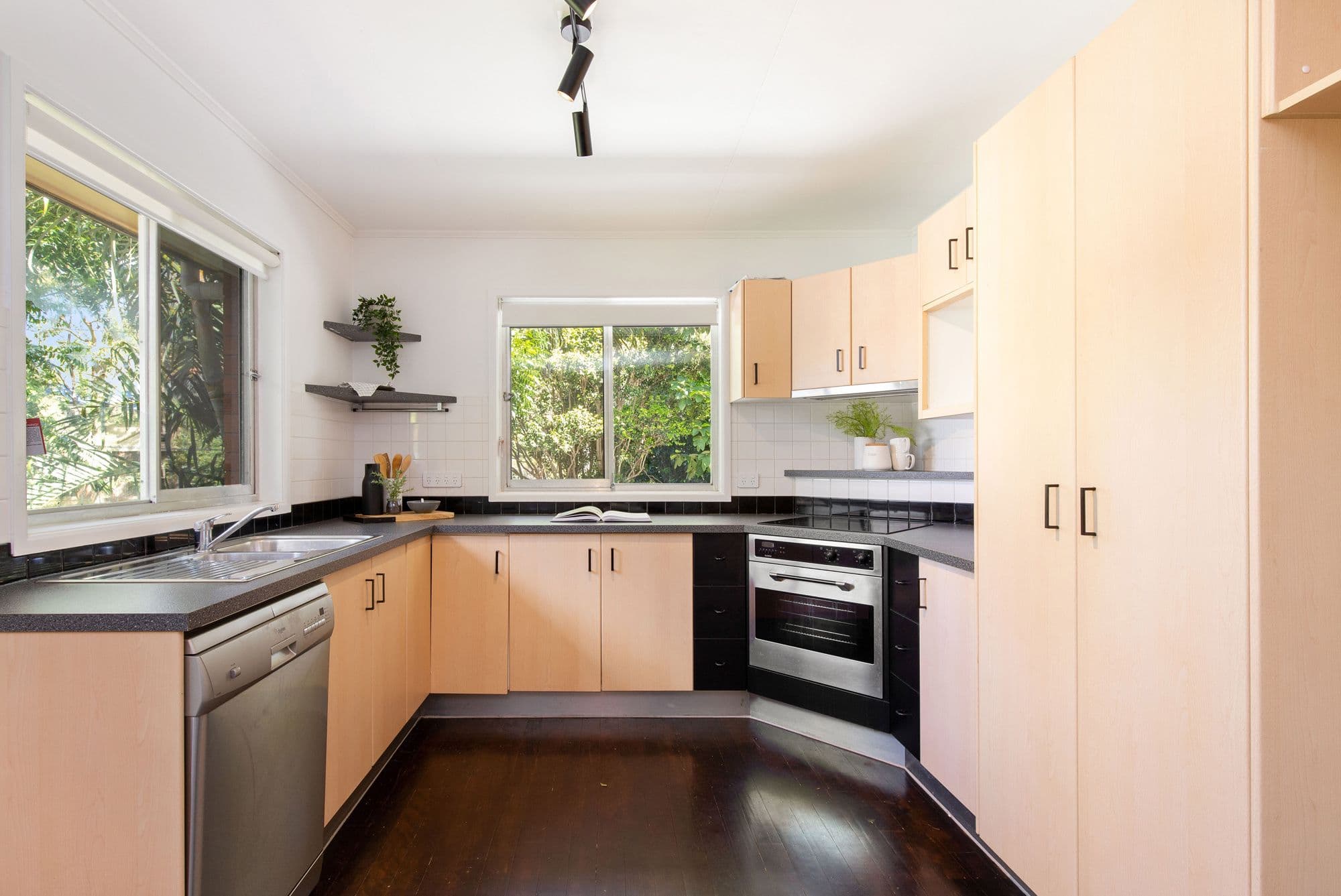 1 Banbury Street, Carina QLD 4152, Carina - Thumbnail 5