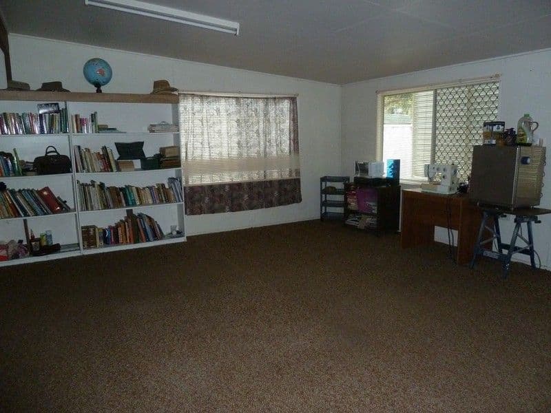 8 Clements Street, SOUTH MACKAY QLD 4740, South Mackay - Thumbnail 4