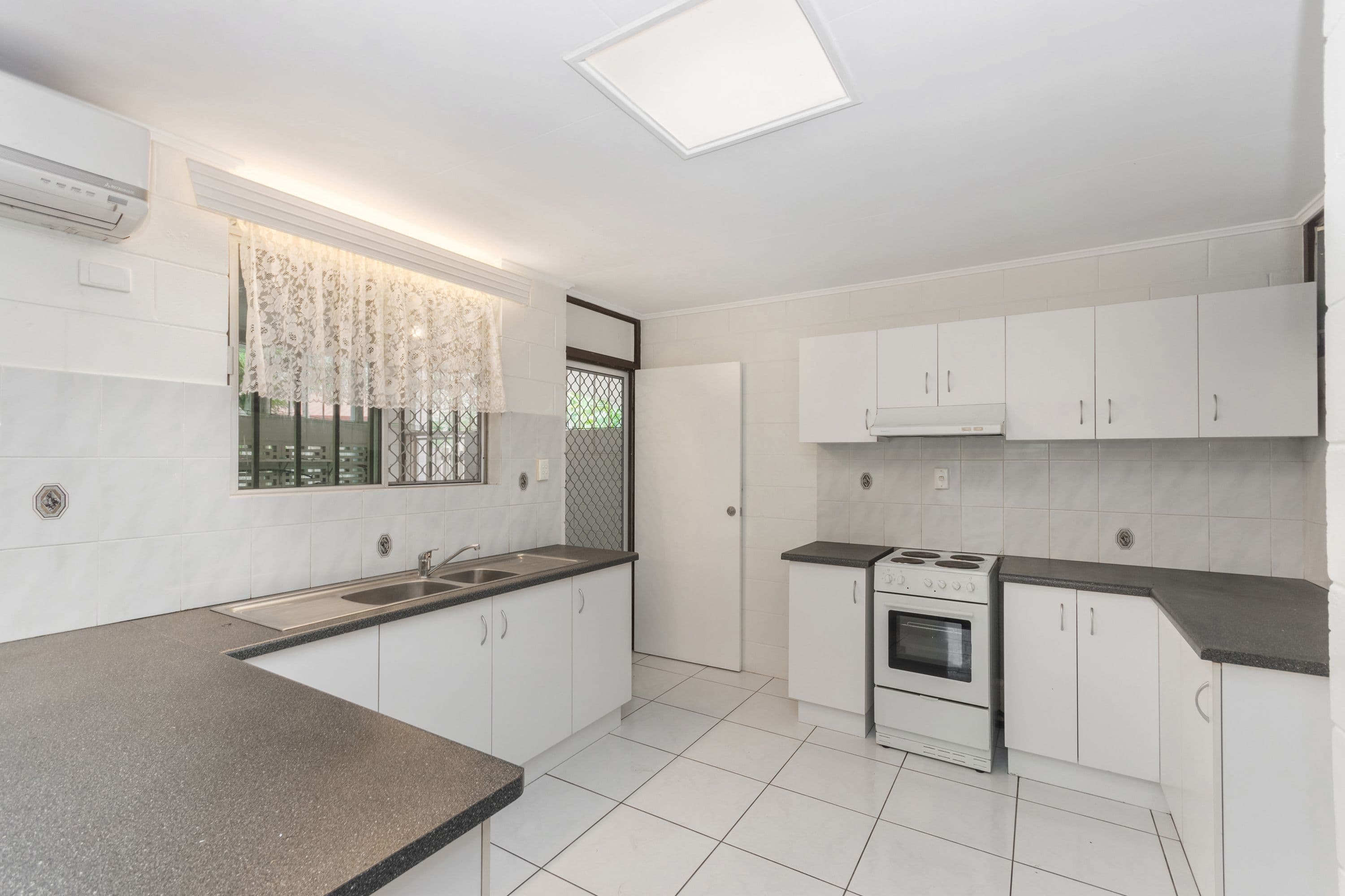 549 Ross River Road, Cranbrook QLD 4814, Cranbrook - Thumbnail 3
